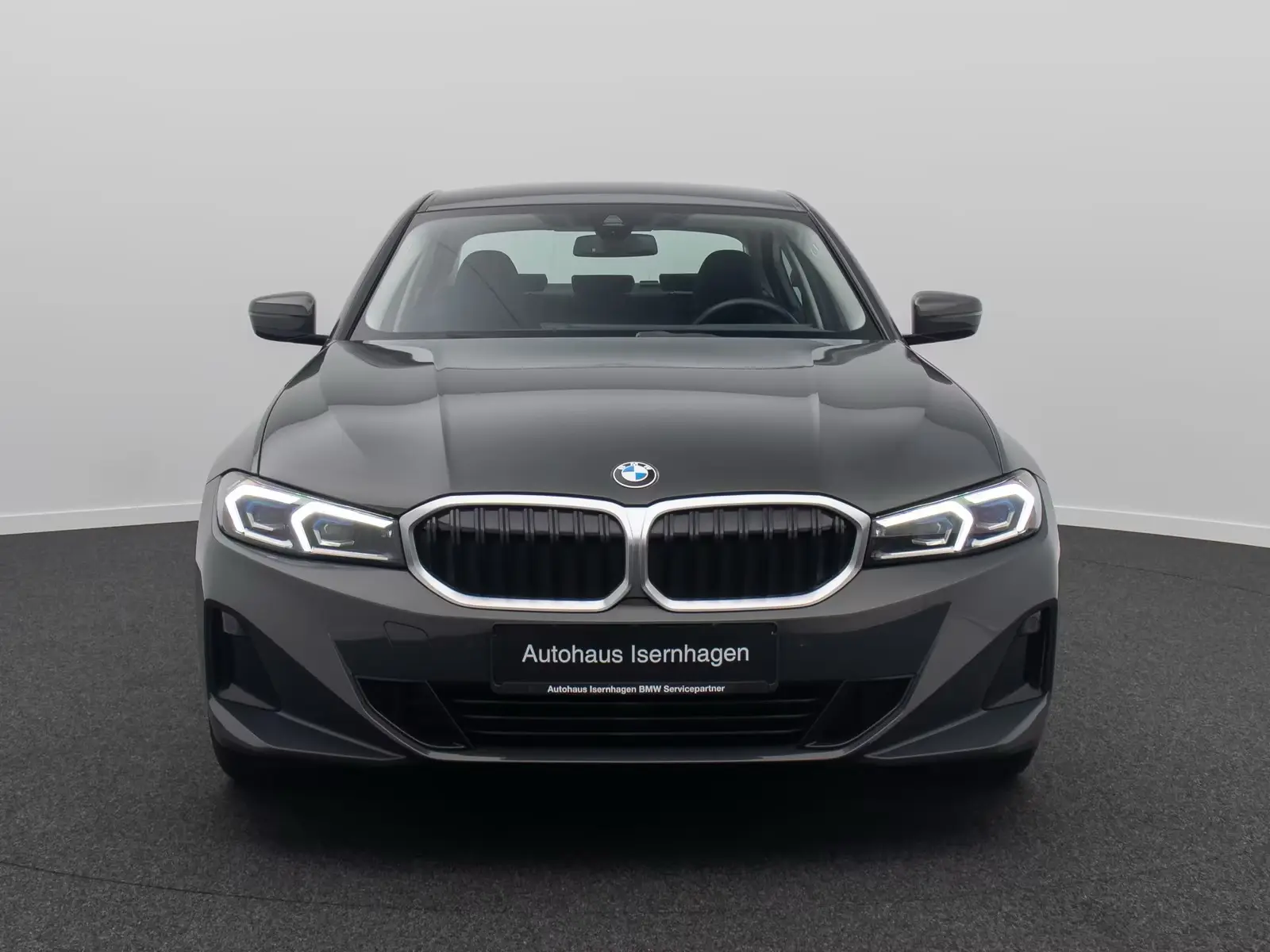 BMW 330i xD – fotka 2