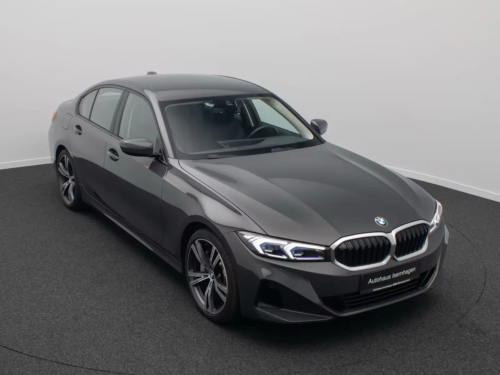BMW 330i xD – fotka 3