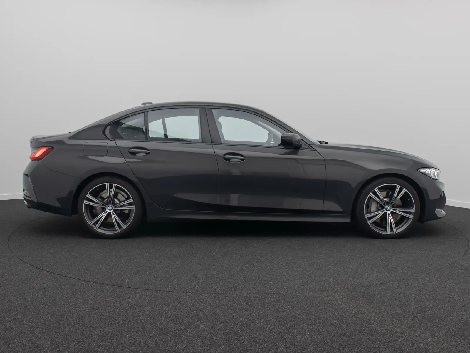 BMW 330i xD – fotka 7
