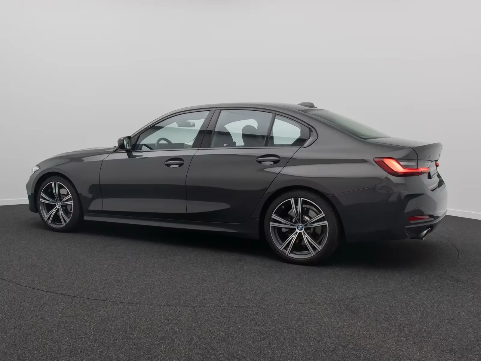 BMW 330i xD – fotka 10
