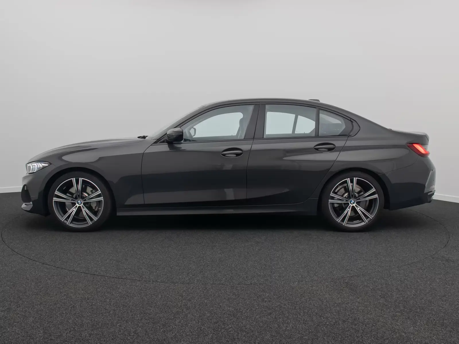 BMW 330i xD – fotka 11