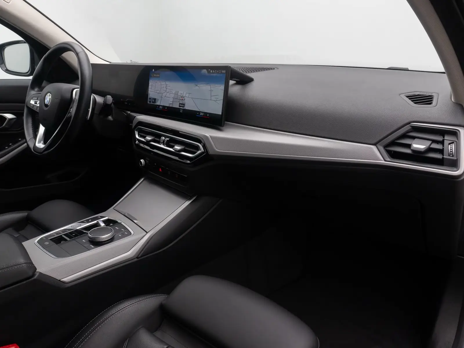 BMW 330i xD – fotka 13