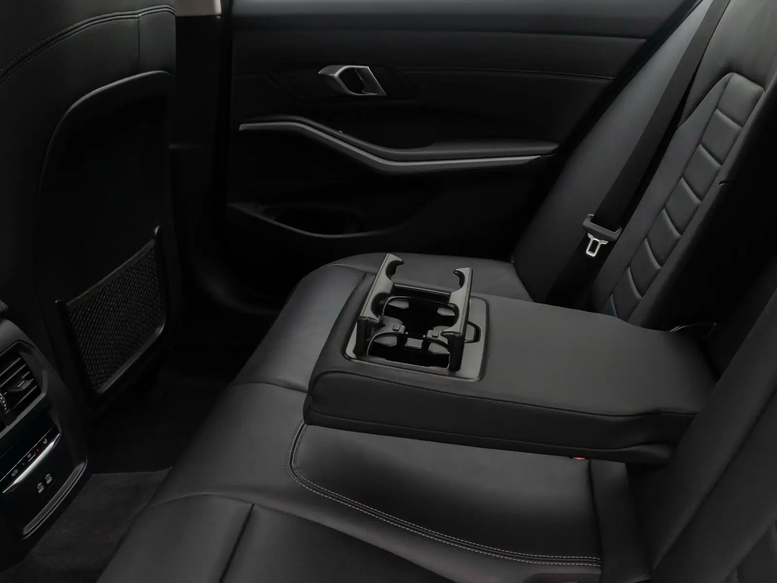 BMW 330i xD – fotka 24