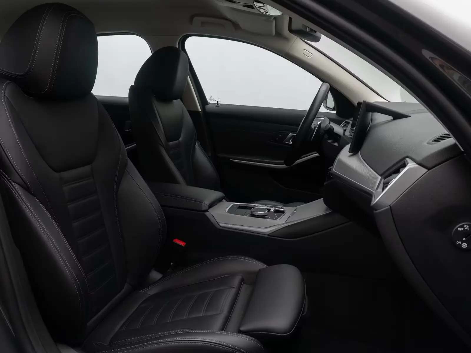 BMW 330i xD – fotka 27