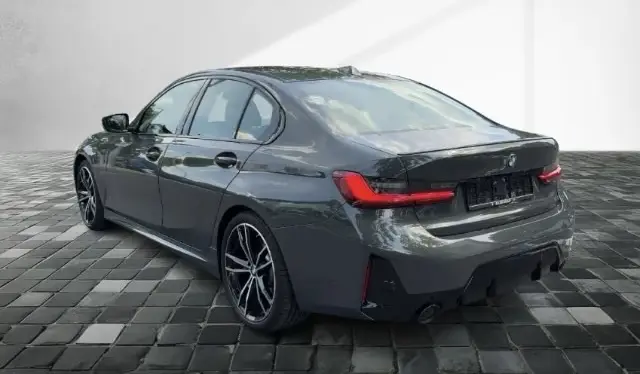 BMW 330 i xDrive M-Sport – fotka 4