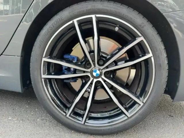 BMW 330 i xDrive M-Sport – fotka 11