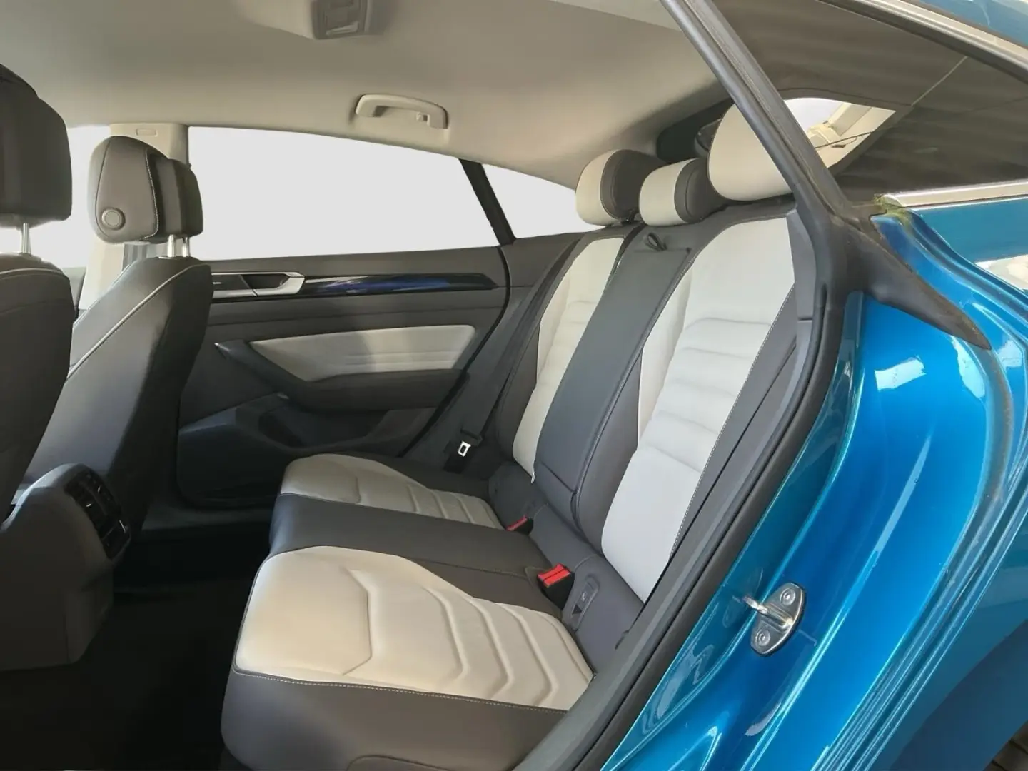 Volkswagen Arteon Elegance 2.0 TSI 7-DSG 4-Motion – fotka 13