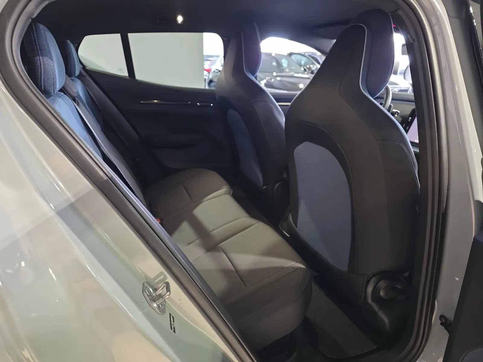 Volvo EX30 Core Extended Range – fotka 20