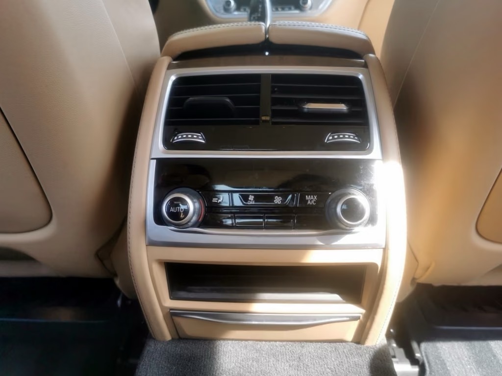 BMW 740 d xDrive  – fotka 11