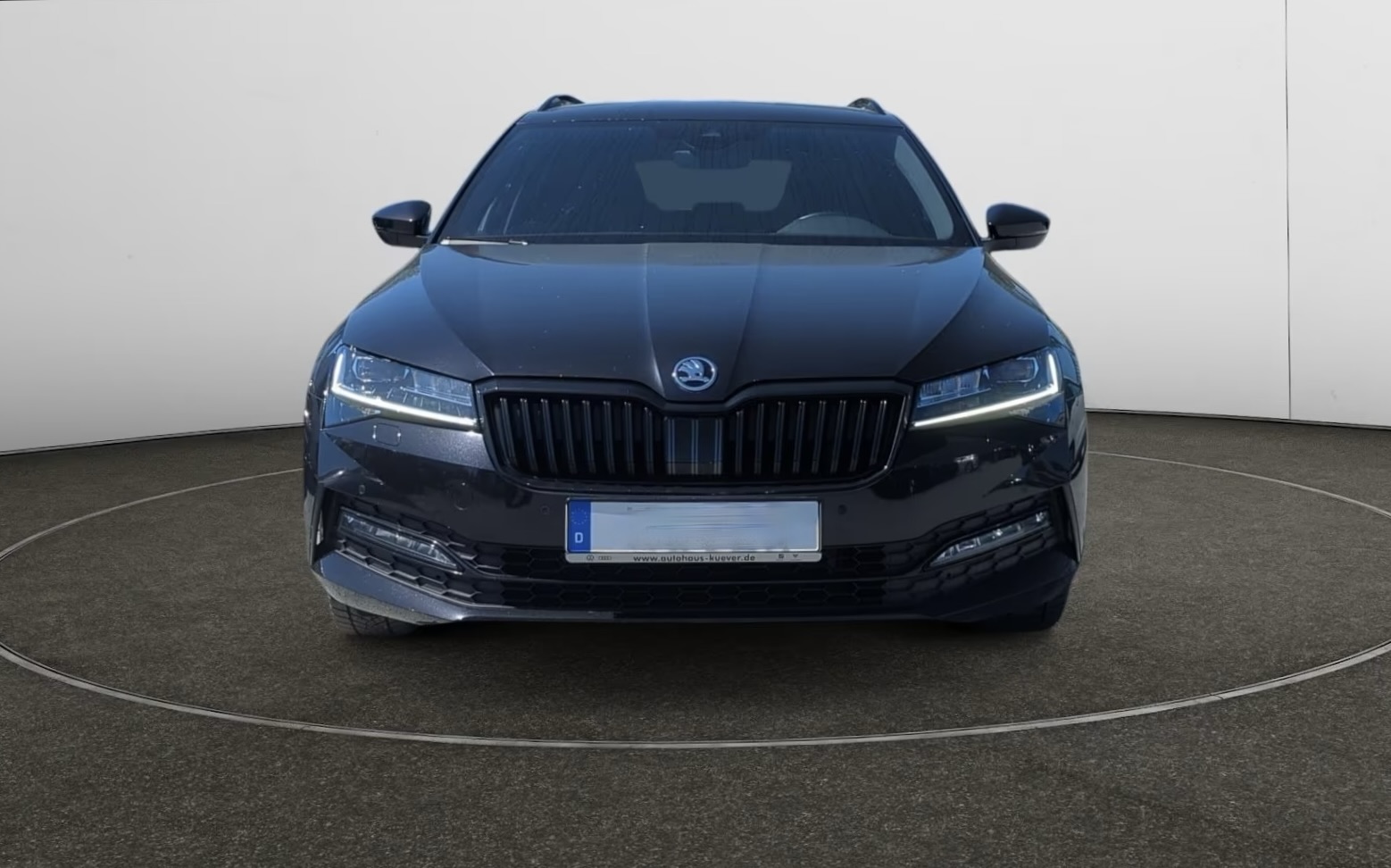 Skoda Superb Combi Sportline 2.0 TDI DSG – fotka 2