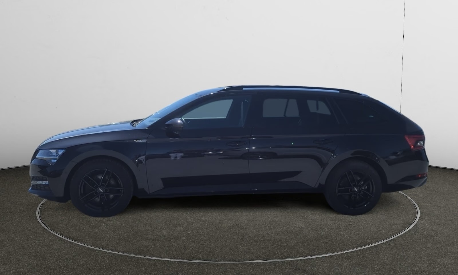 Skoda Superb Combi Sportline 2.0 TDI DSG – fotka 3