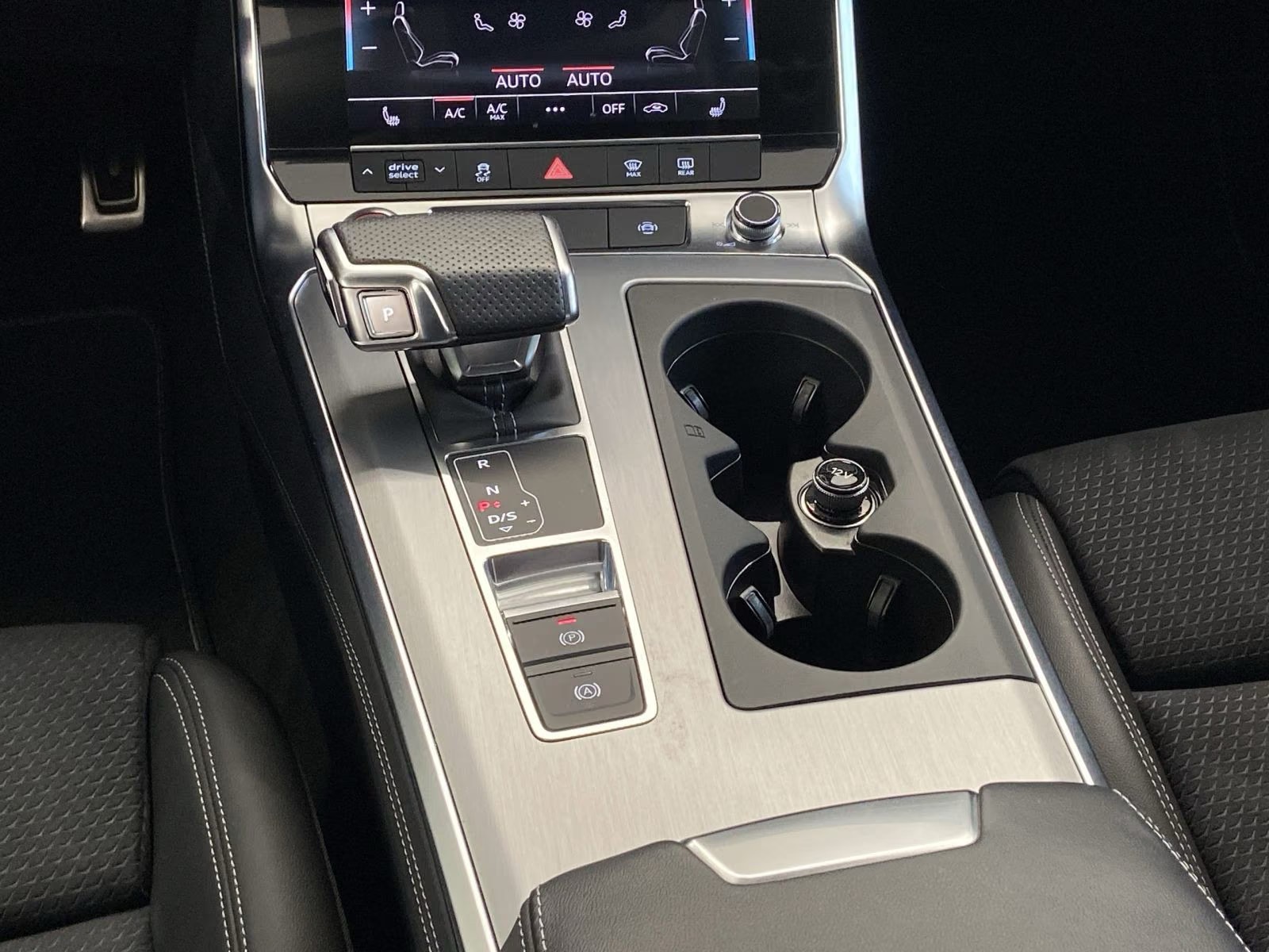 Audi S6 Avant – fotka 12