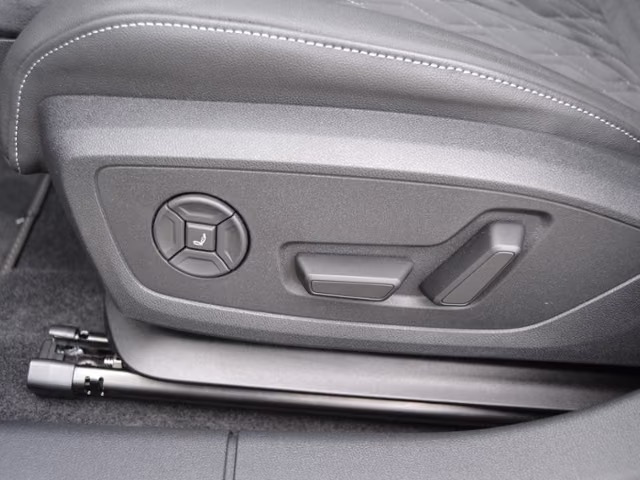 Audi S3 2.0 TFSI 333 PS quattro  – fotka 15
