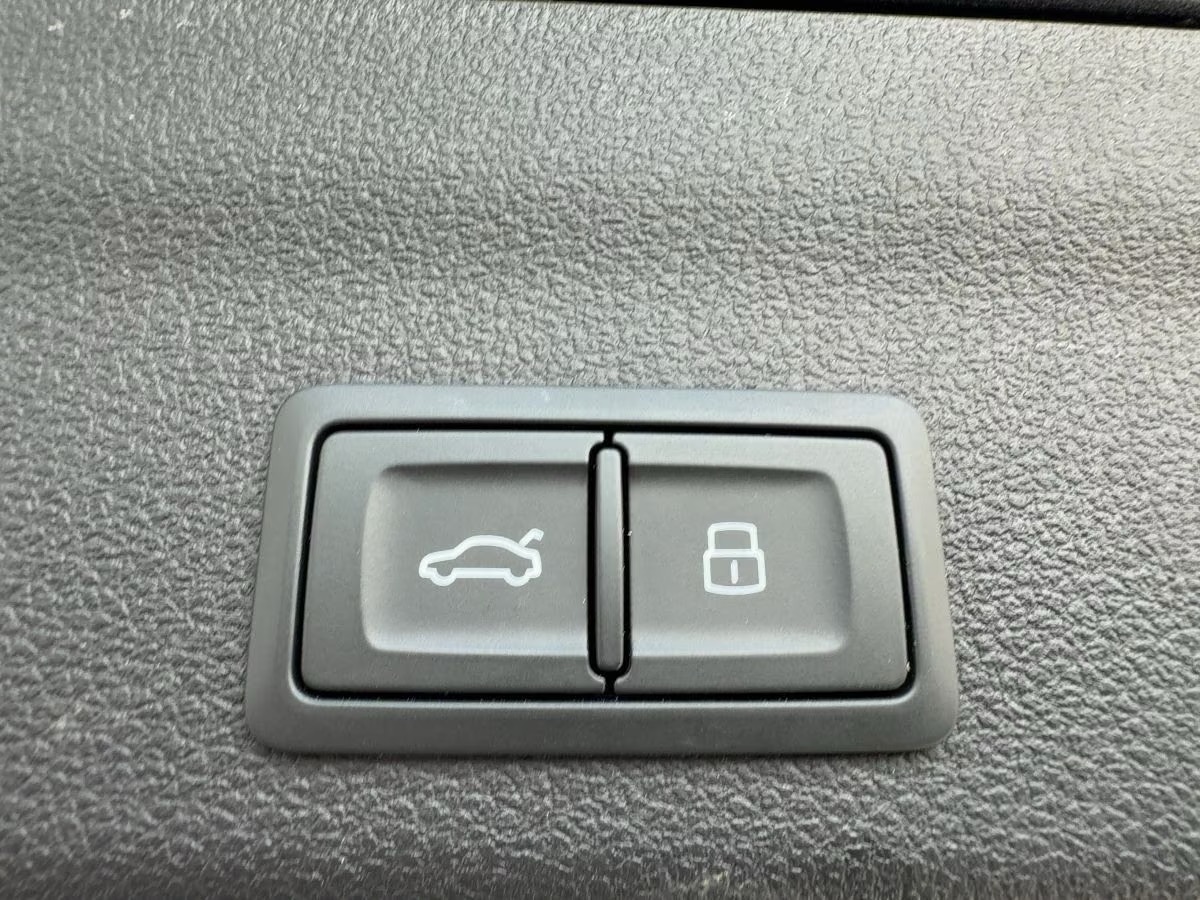 Audi A6 Avant 40TDI QU S-TR S-LINE – fotka 16