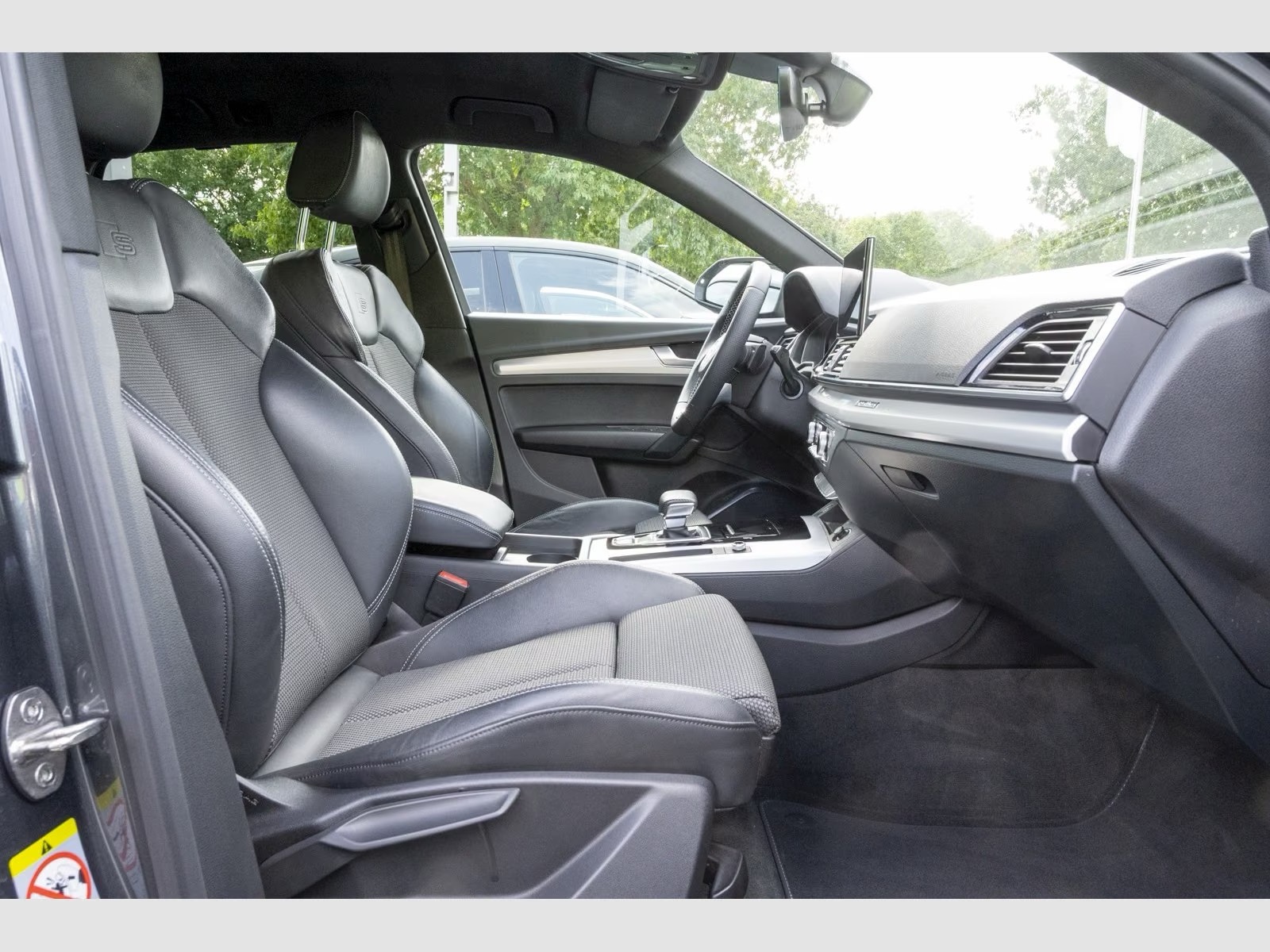 Audi Q5 40 TFSI quattro S line – fotka 11
