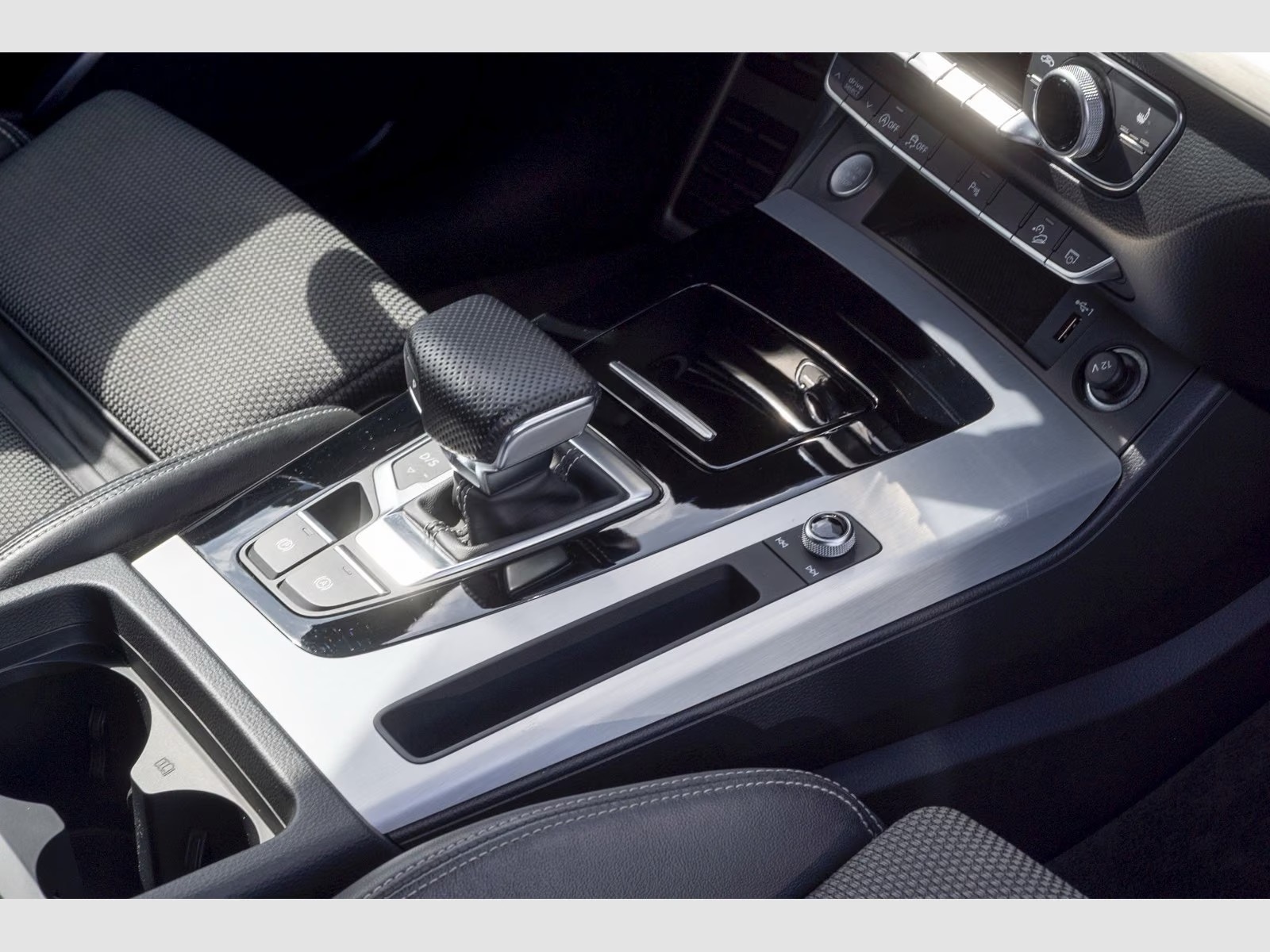 Audi Q5 40 TFSI quattro S line – fotka 13