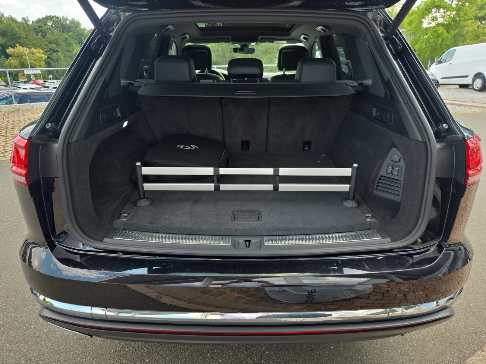 Volkswagen Touareg TSI 280 kW eHybrid – fotka 13