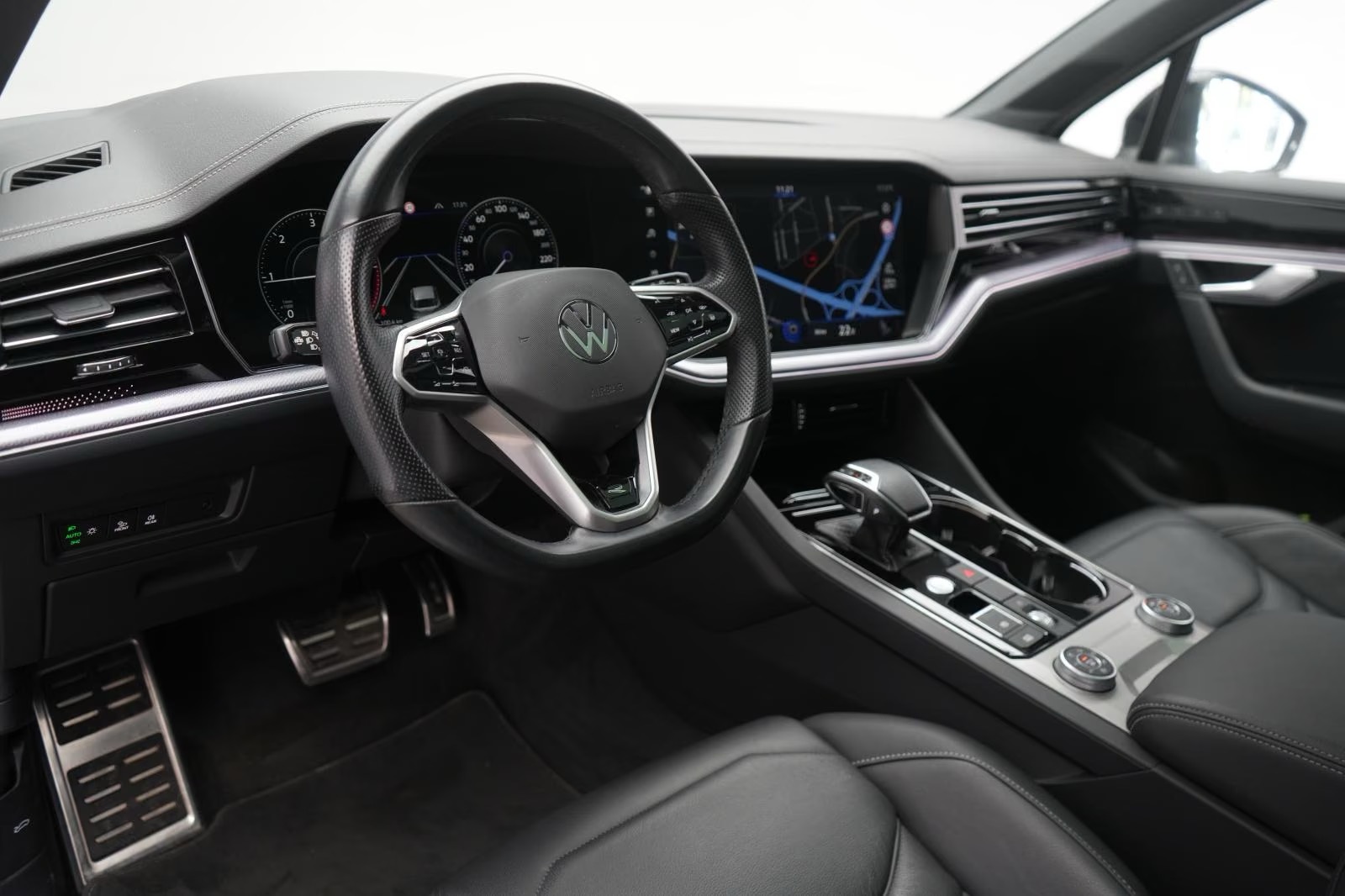 Volkswagen Touareg 3.0 V6 TDI 4Motion R-Line  – fotka 10