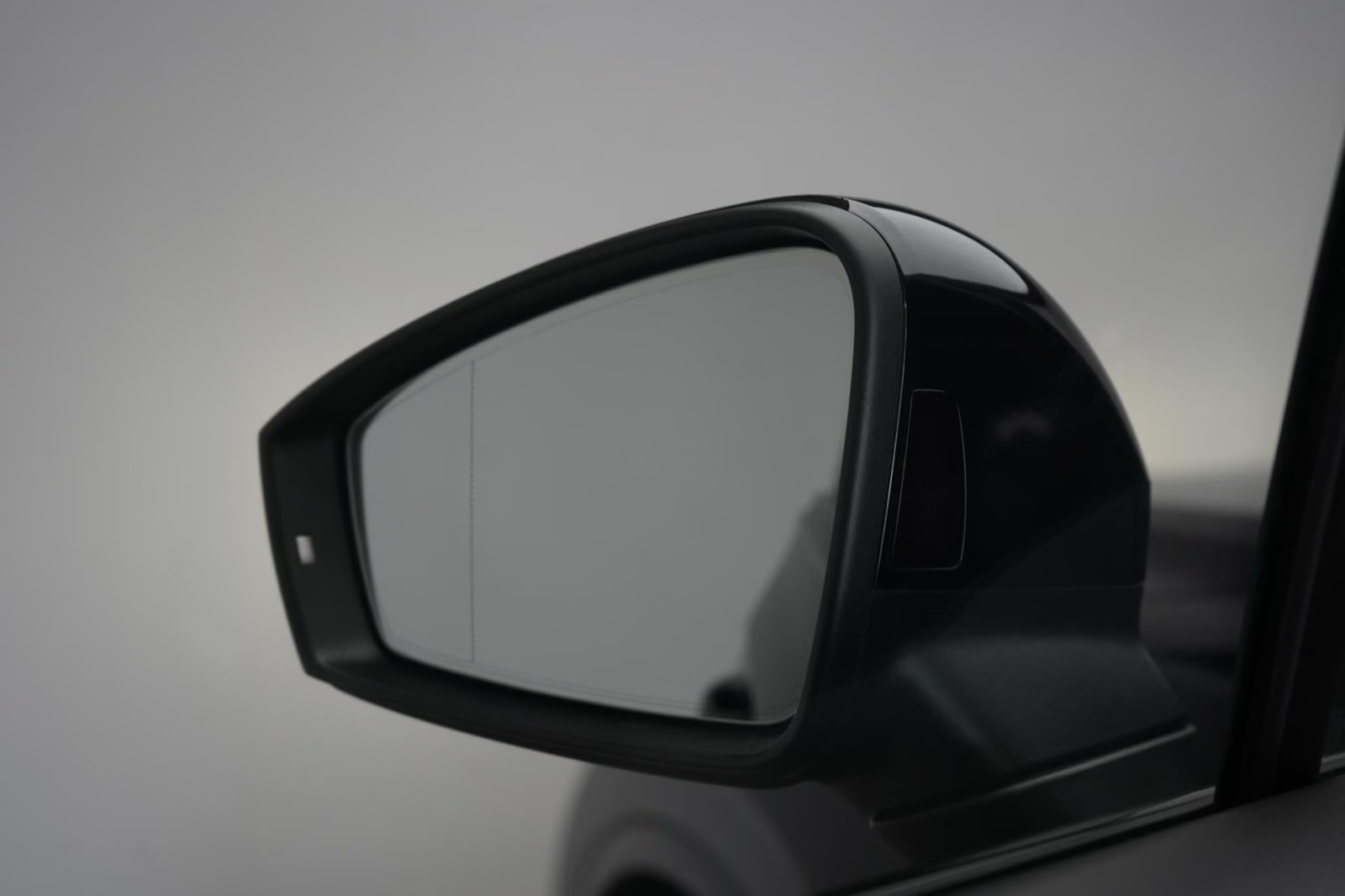 Volkswagen Touareg 3.0 V6 TDI 4Motion R-Line  – fotka 22
