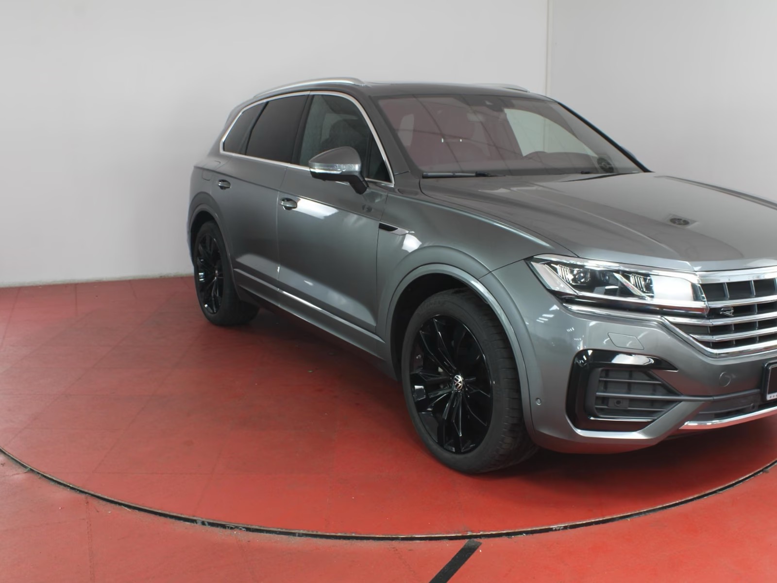 Volkswagen Touareg R-Line 3.0TDI – fotka 2