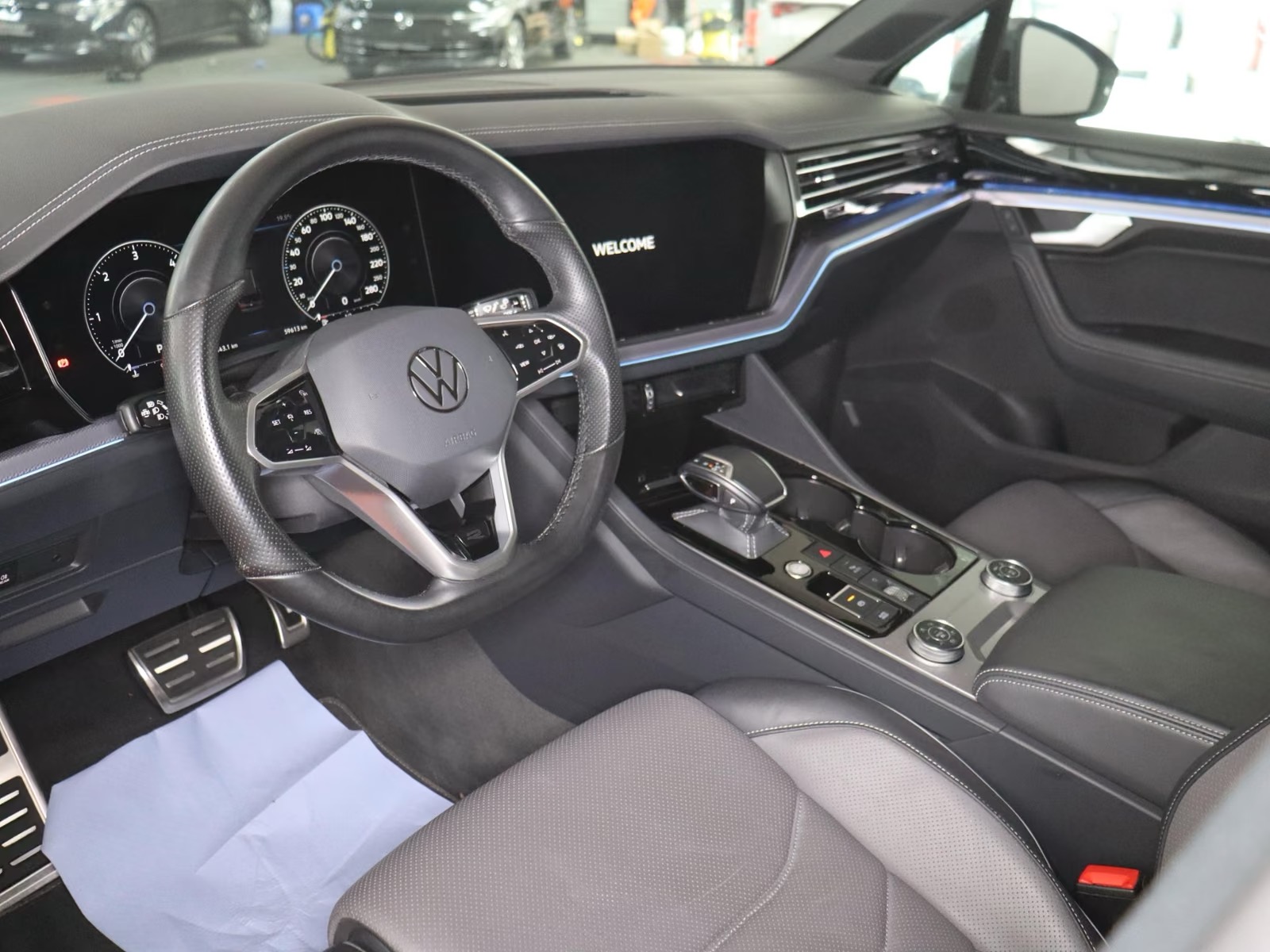 Volkswagen Touareg R-Line 3.0TDI – fotka 14