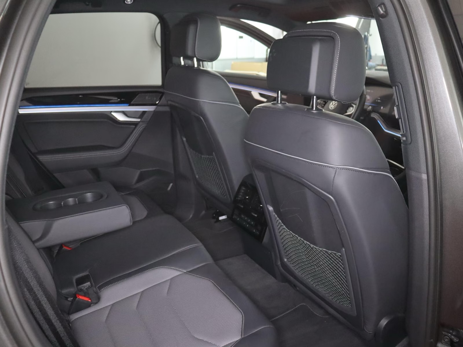 Volkswagen Touareg R-Line 3.0TDI – fotka 20