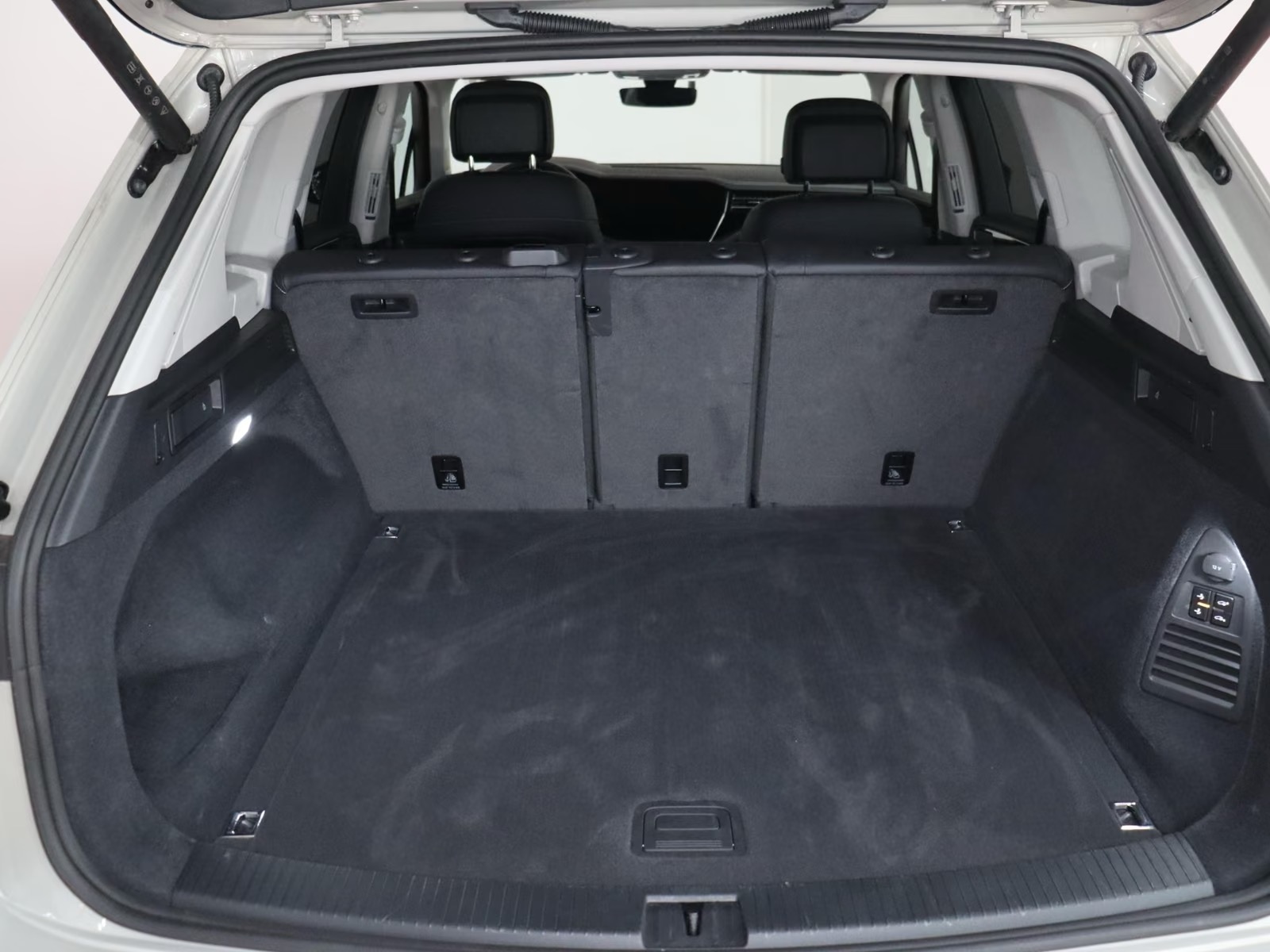 Volkswagen Touareg 3.0TDI – fotka 19