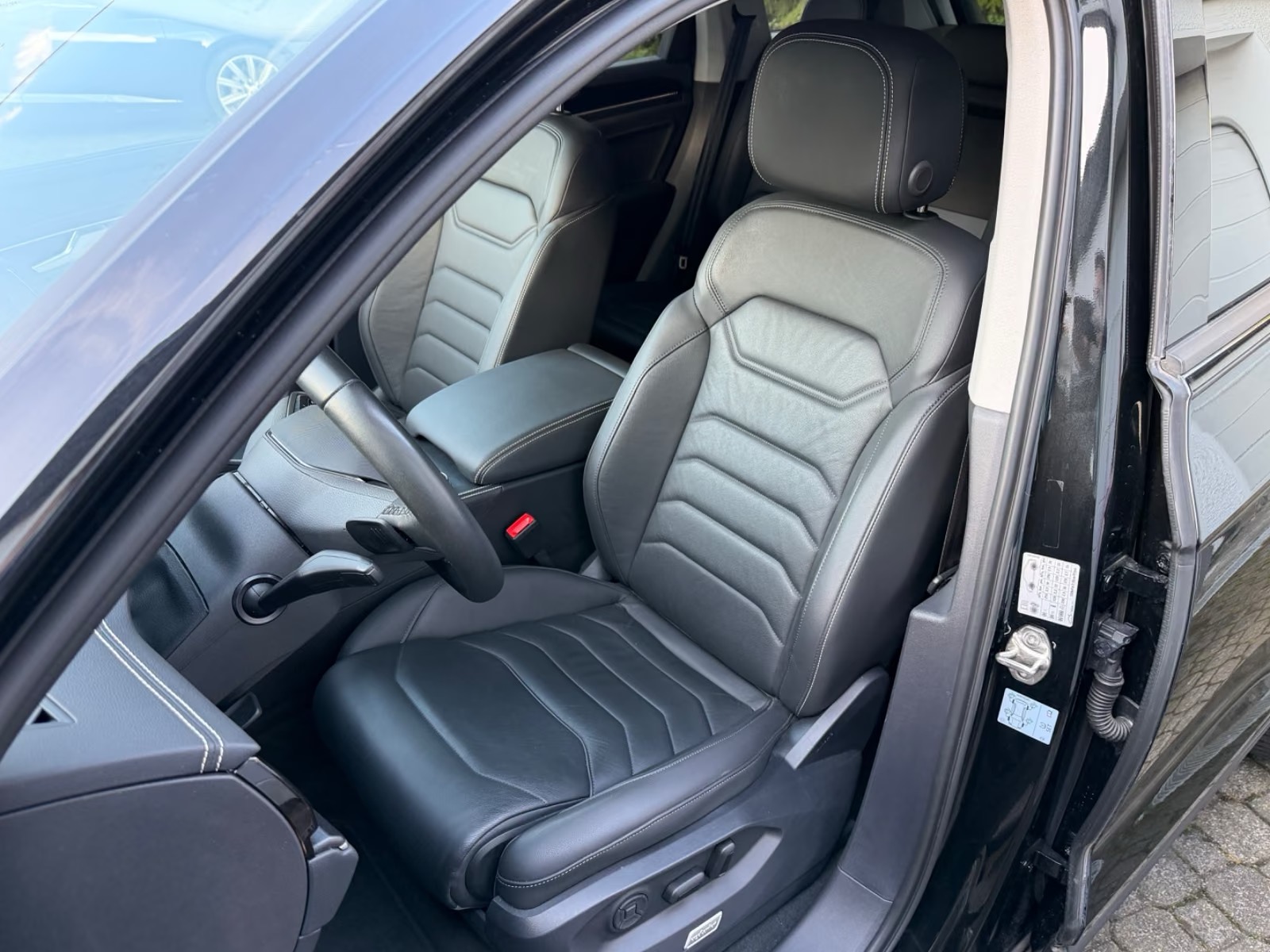 Volkswagen Touareg 3.0 TDI 4Motion – fotka 16