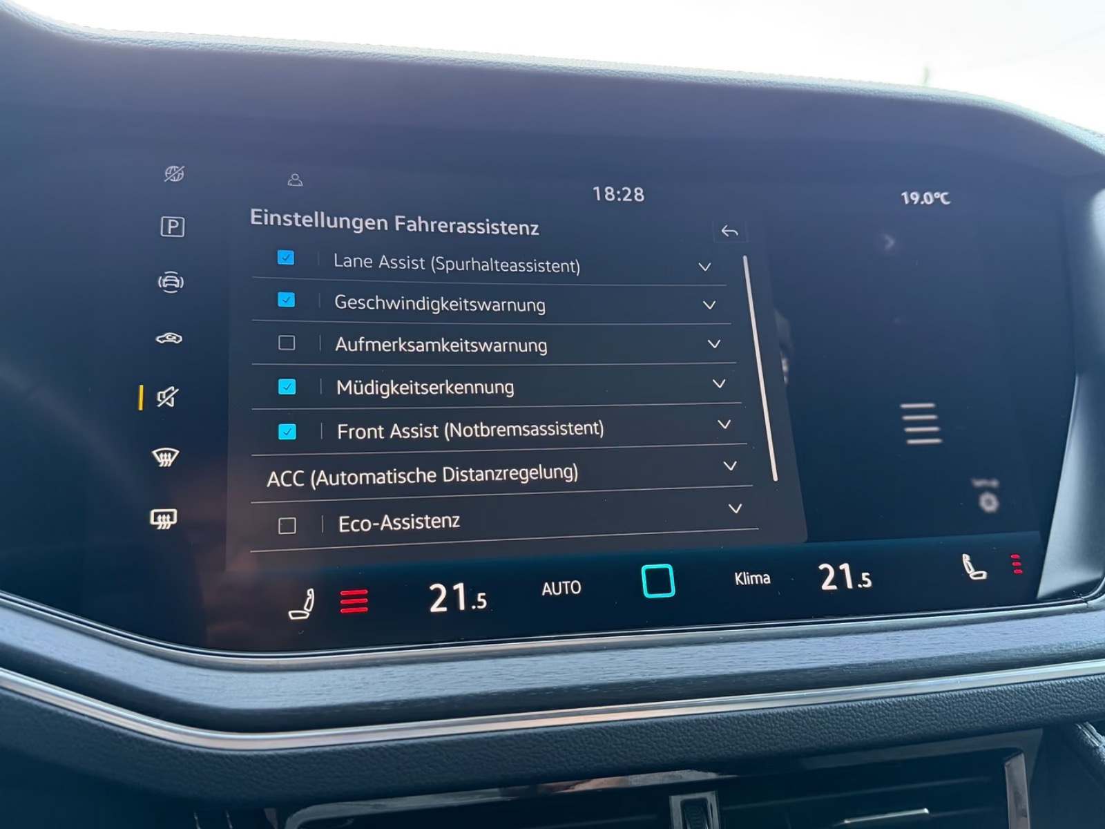 Volkswagen Touareg 3.0 TDI 4Motion – fotka 26