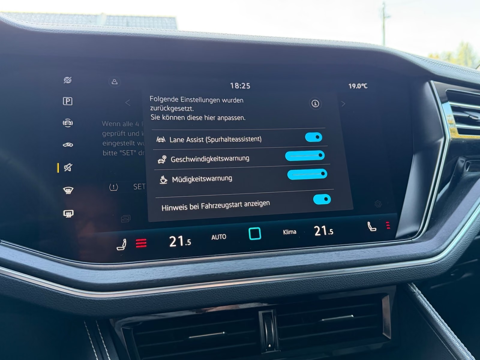 Volkswagen Touareg 3.0 TDI 4Motion – fotka 27