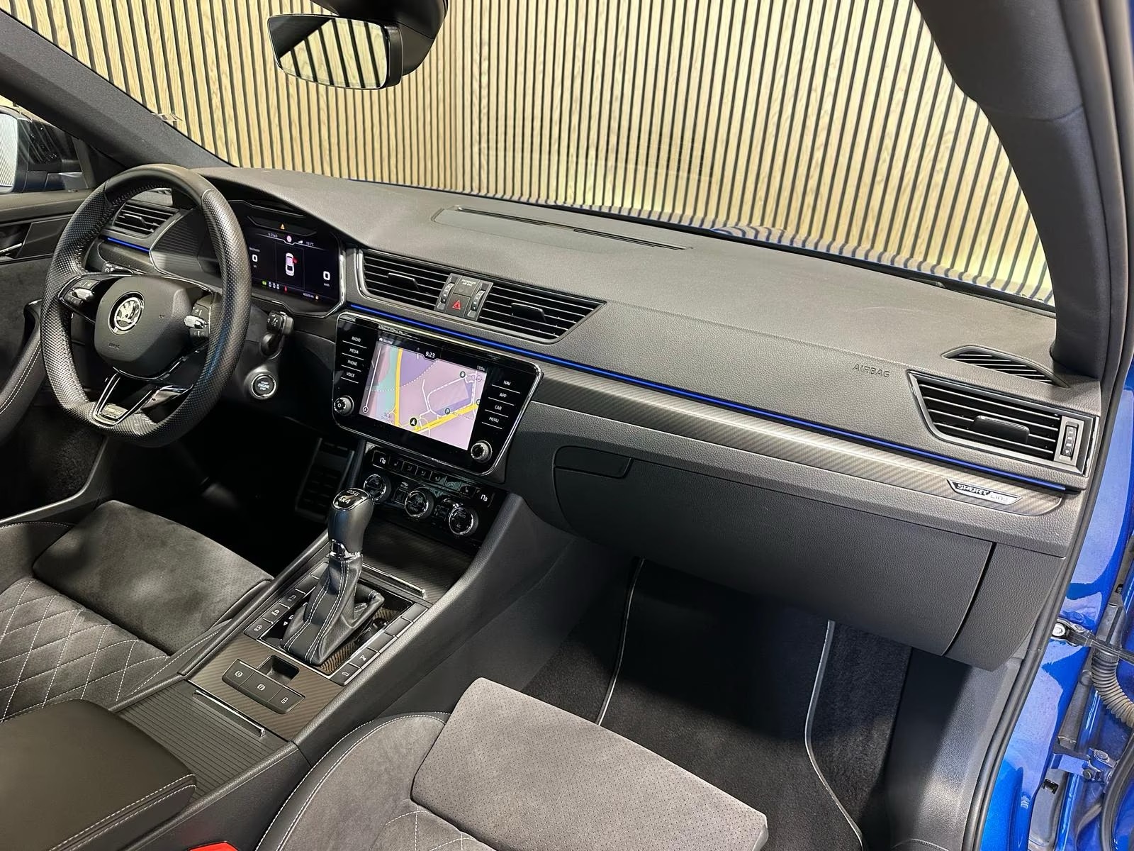 Skoda Superb 2.0 TSI SPORTLINE 4x4 – fotka 6
