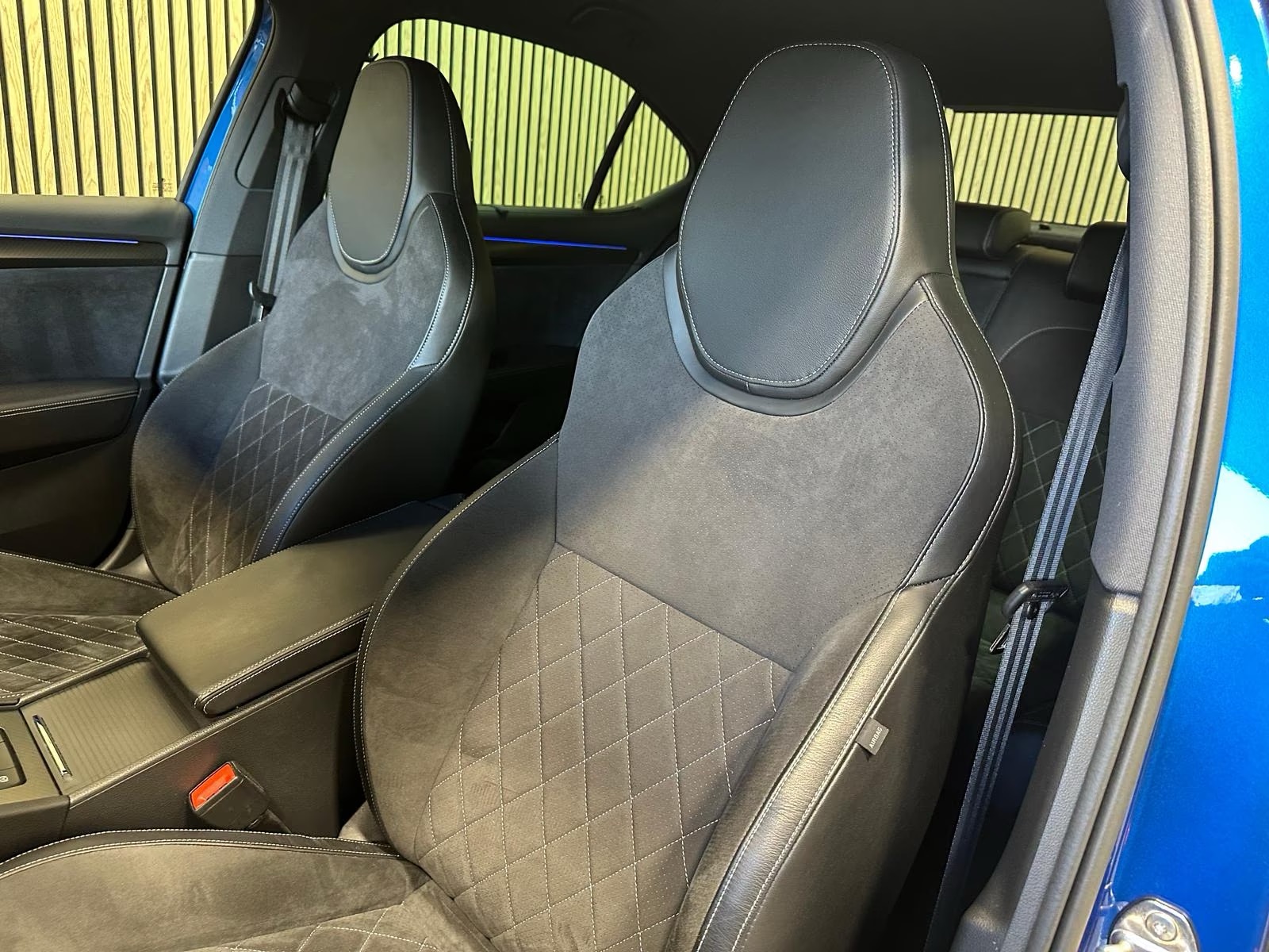 Skoda Superb 2.0 TSI SPORTLINE 4x4 – fotka 8