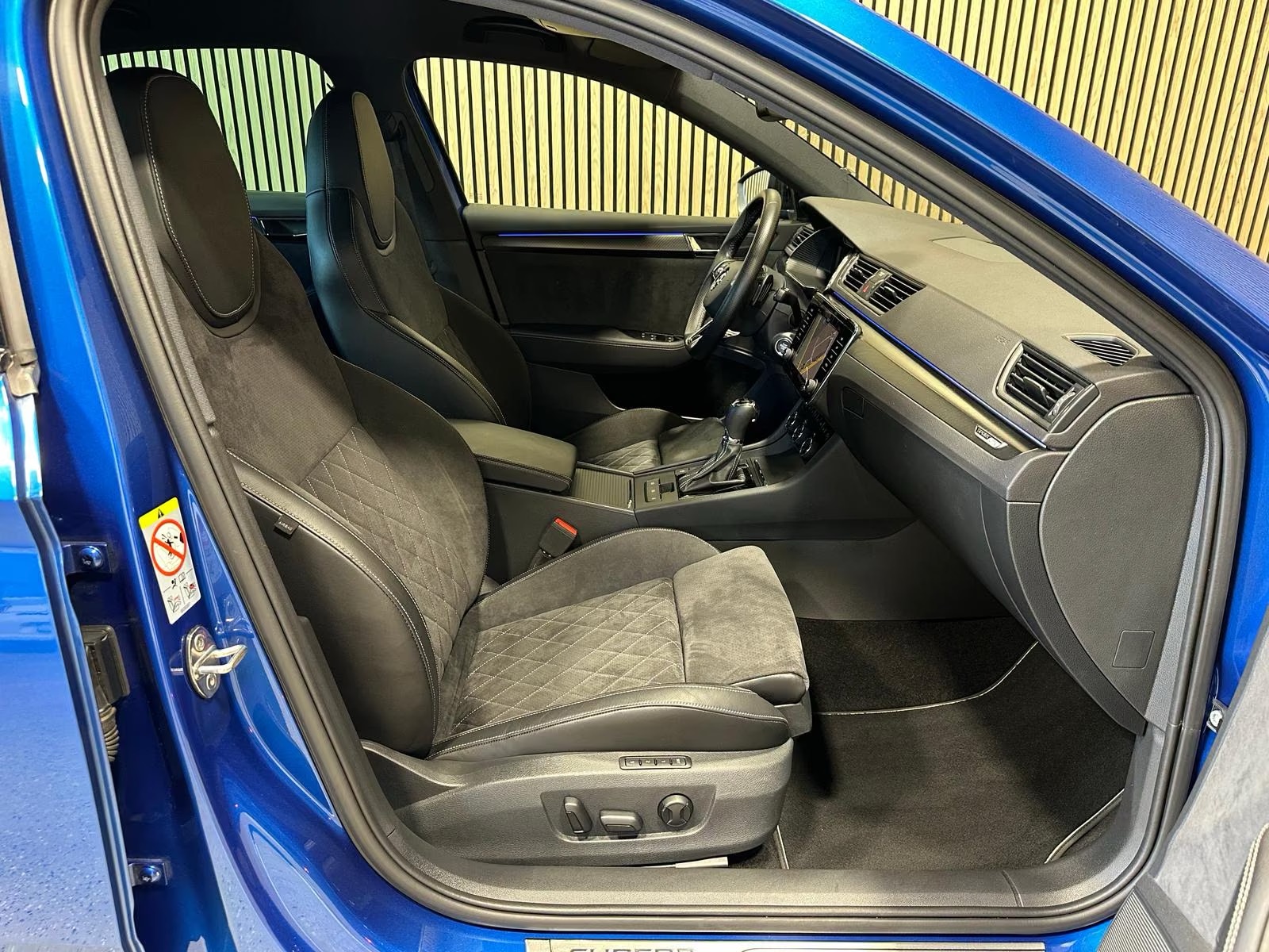 Skoda Superb 2.0 TSI SPORTLINE 4x4 – fotka 13