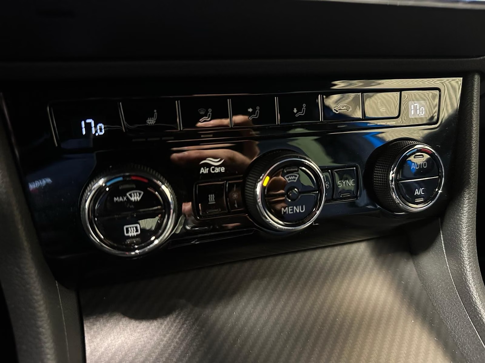 Skoda Superb 2.0 TSI SPORTLINE 4x4 – fotka 17
