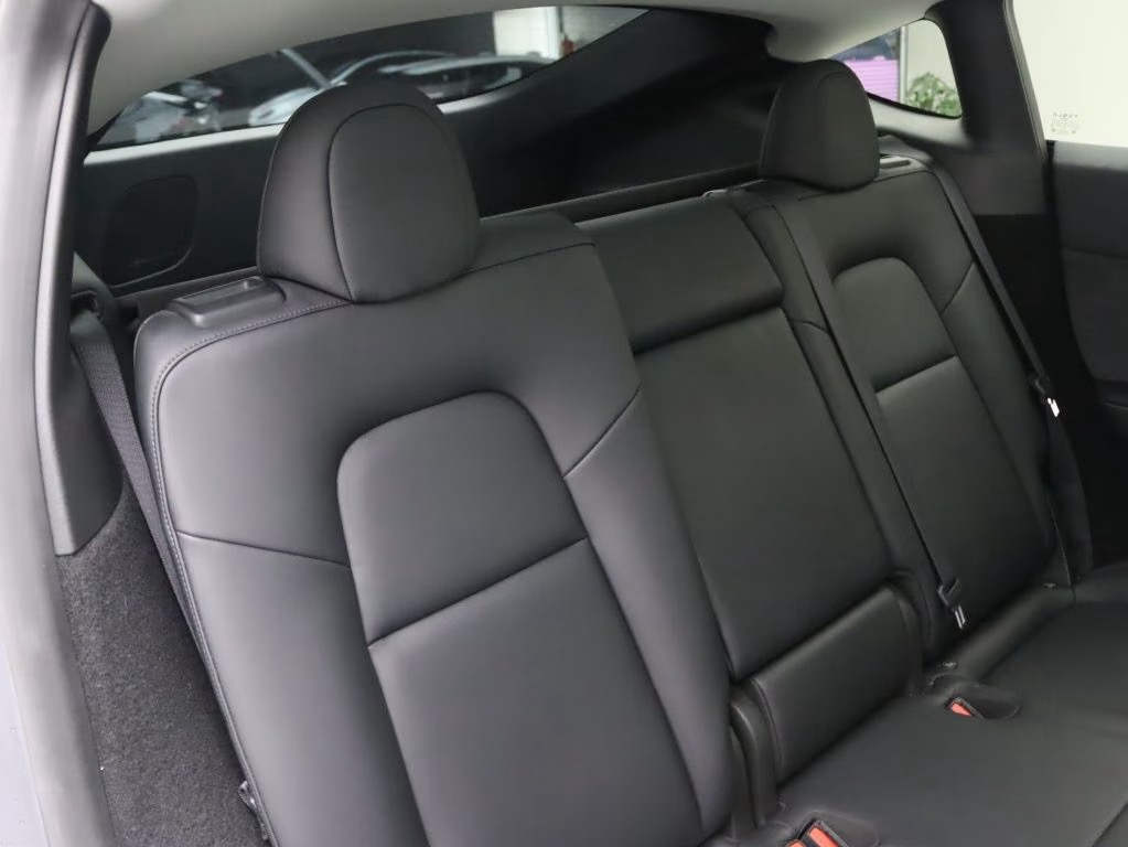 Tesla Model Y Tesla Model Y Long Range AWD 75kWh  – fotka 13