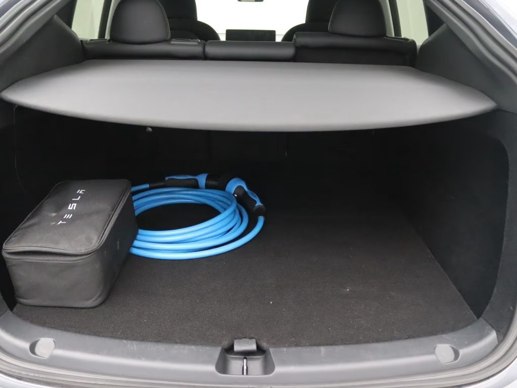 Tesla Model Y Tesla Model Y Long Range AWD 75kWh  – fotka 17