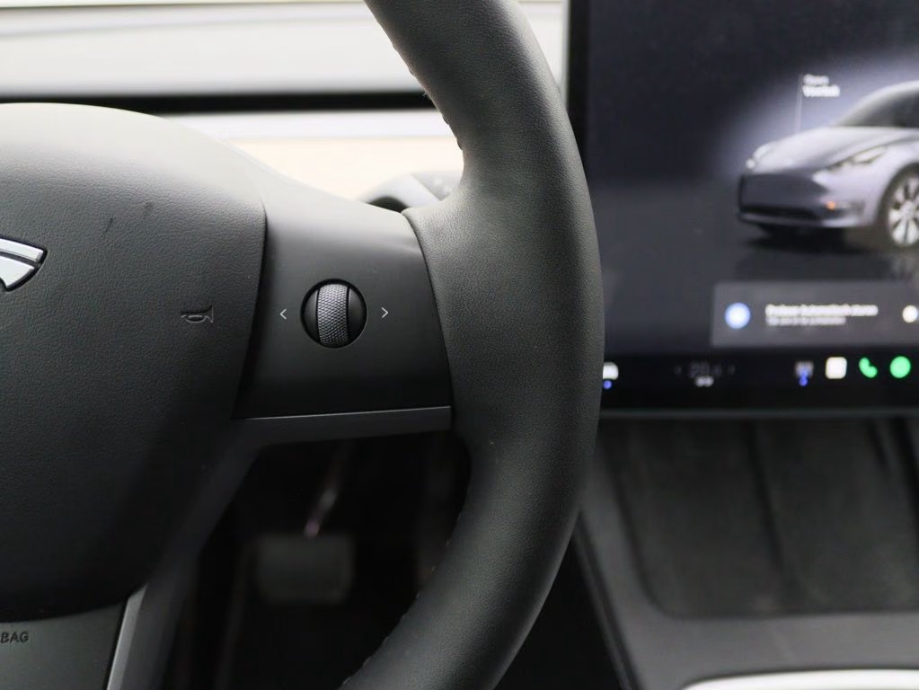 Tesla Model Y Tesla Model Y Long Range AWD 75kWh  – fotka 20