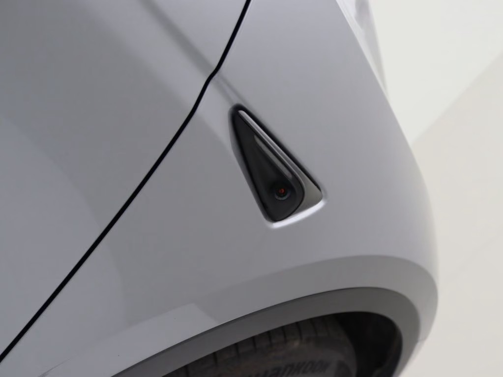 Tesla Model Y Tesla Model Y Long Range AWD 75kWh  – fotka 23