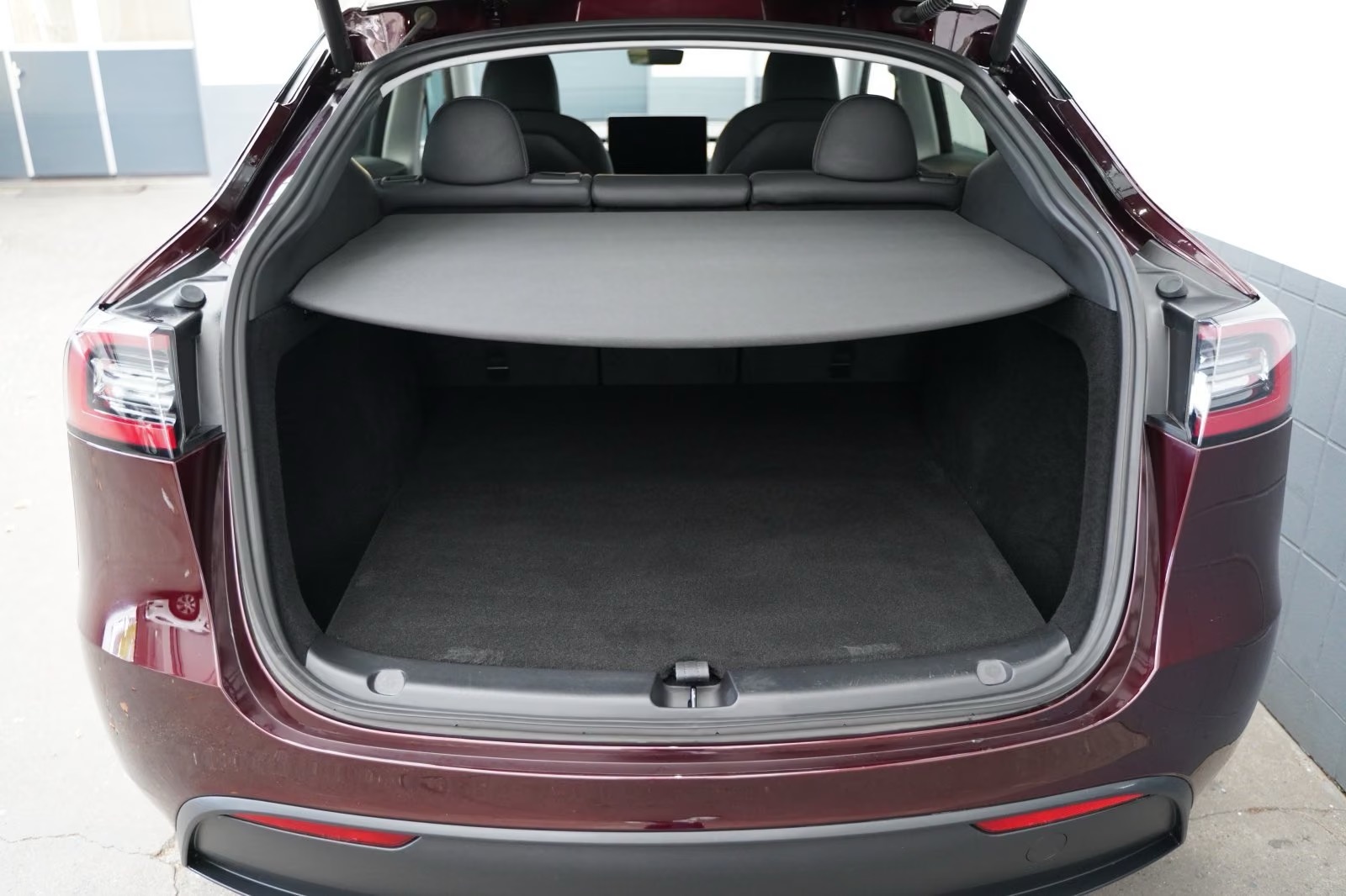 Tesla Model Y Long Range AWD – fotka 13