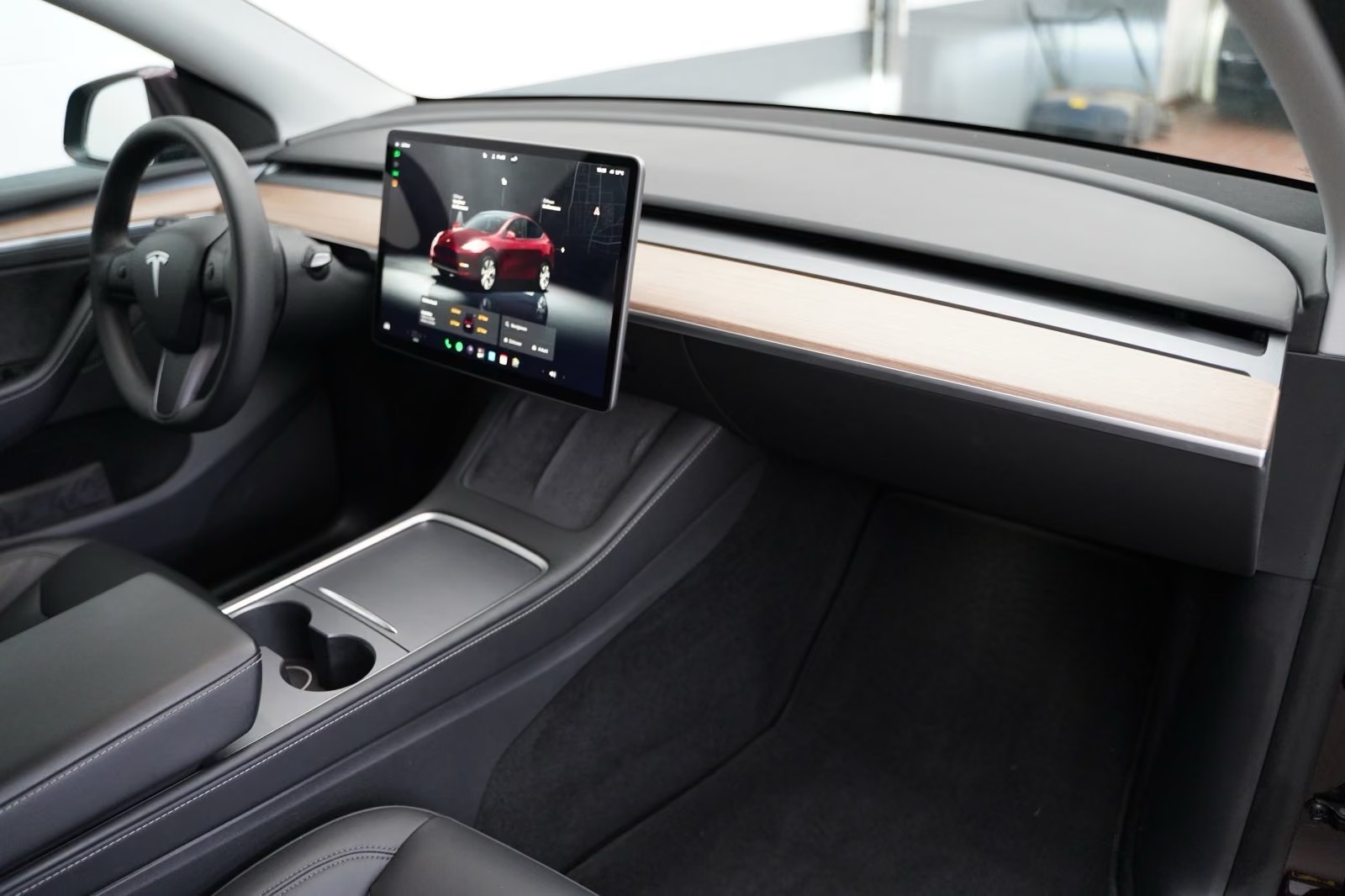 Tesla Model Y Long Range AWD – fotka 14