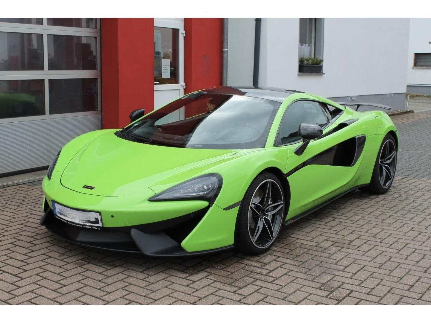 McLaren 540C B&W – fotka 3
