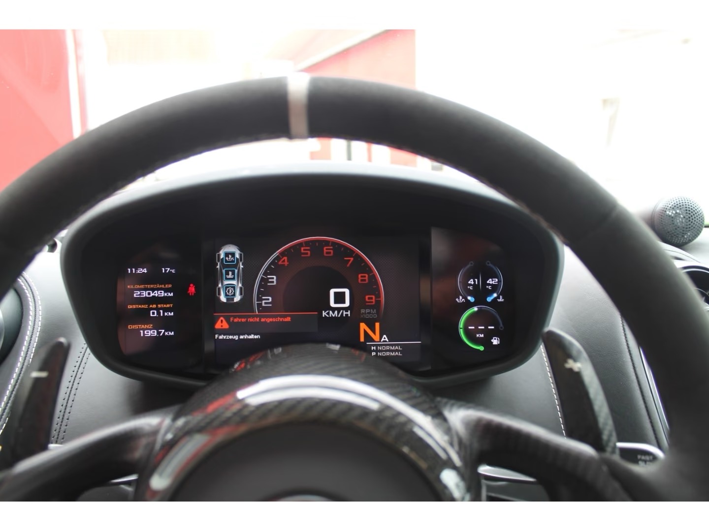 McLaren 540C B&W – fotka 11