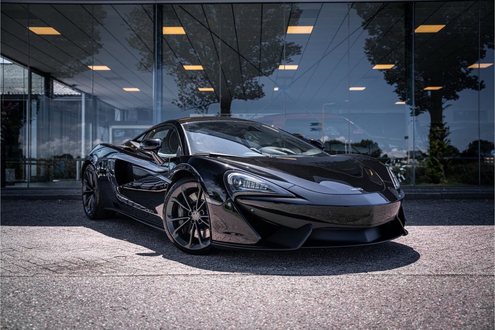 McLaren 540C – fotka 4