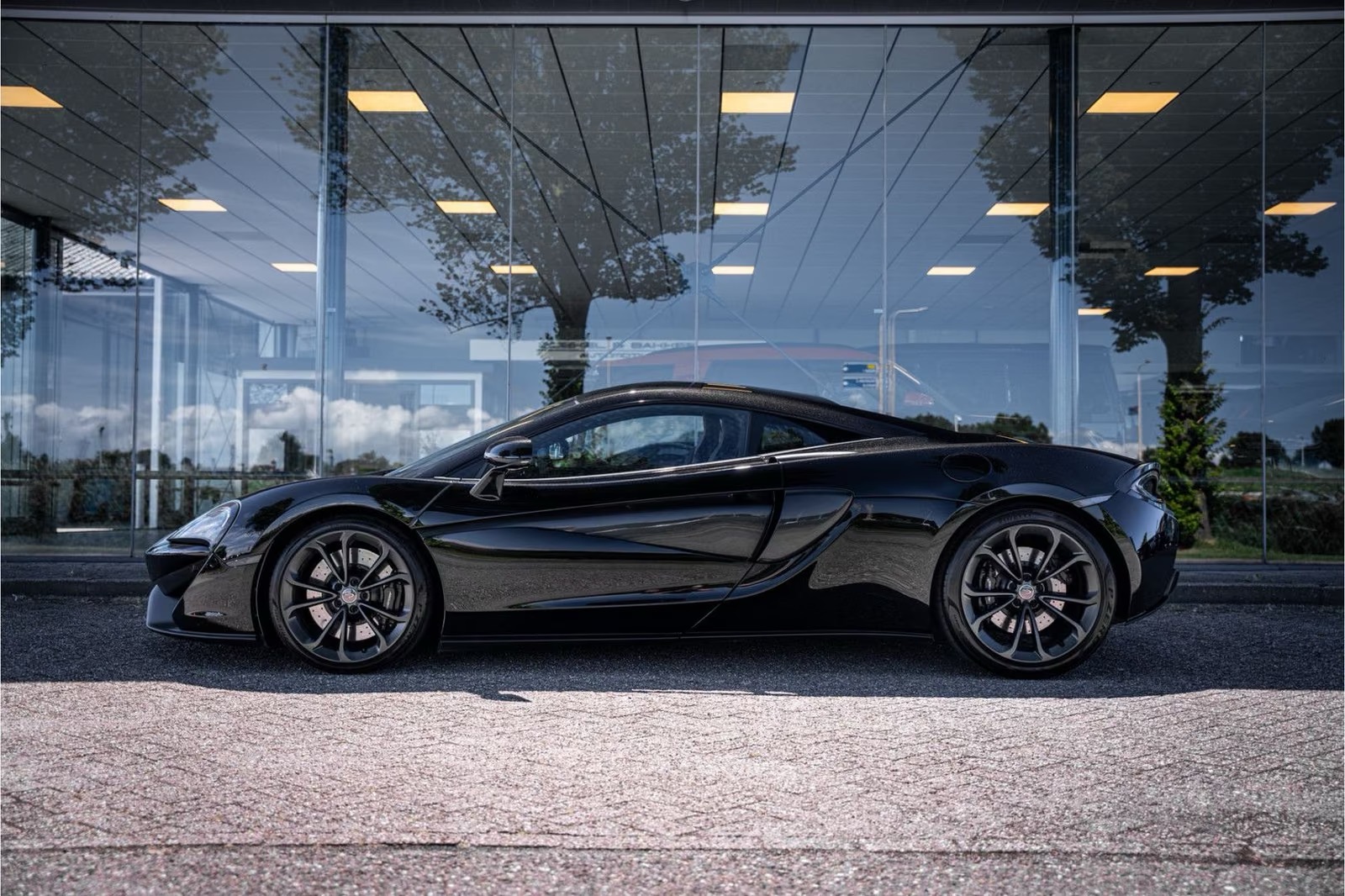McLaren 540C – fotka 8