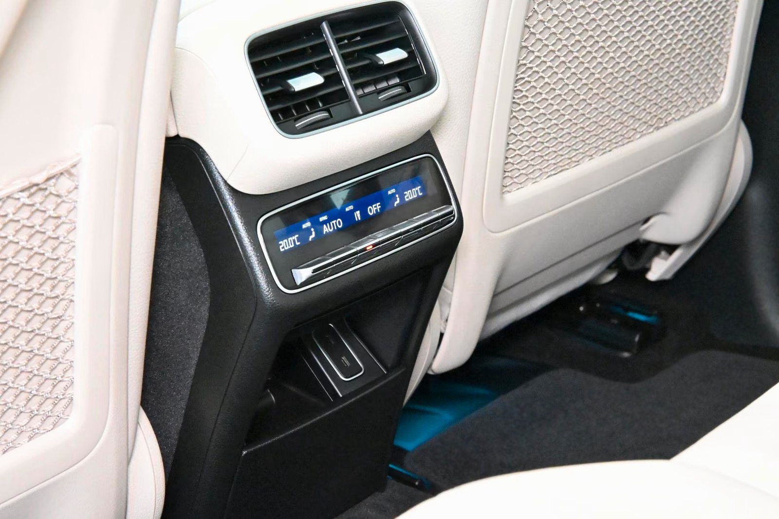 Mercedes-Benz GLE 400 d 4Matic Coupe AMG Line – fotka 15