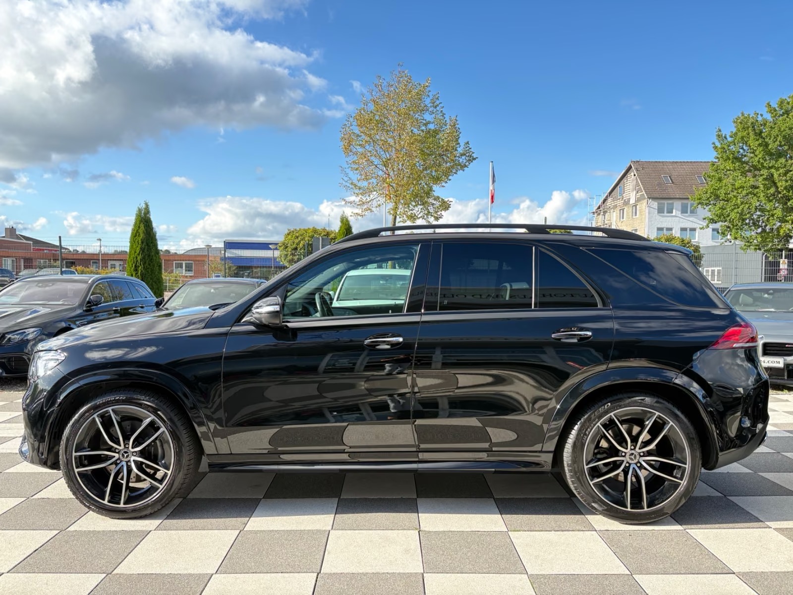 Mercedes-Benz GLE 300d +AMG Line – fotka 2
