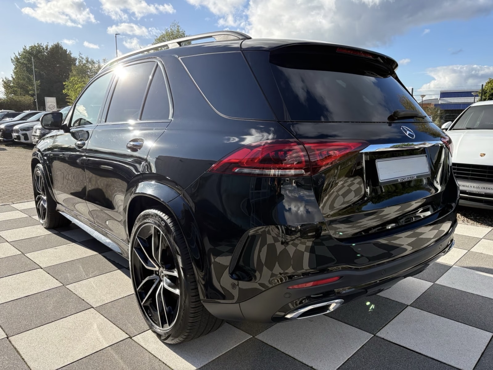 Mercedes-Benz GLE 300d +AMG Line – fotka 5