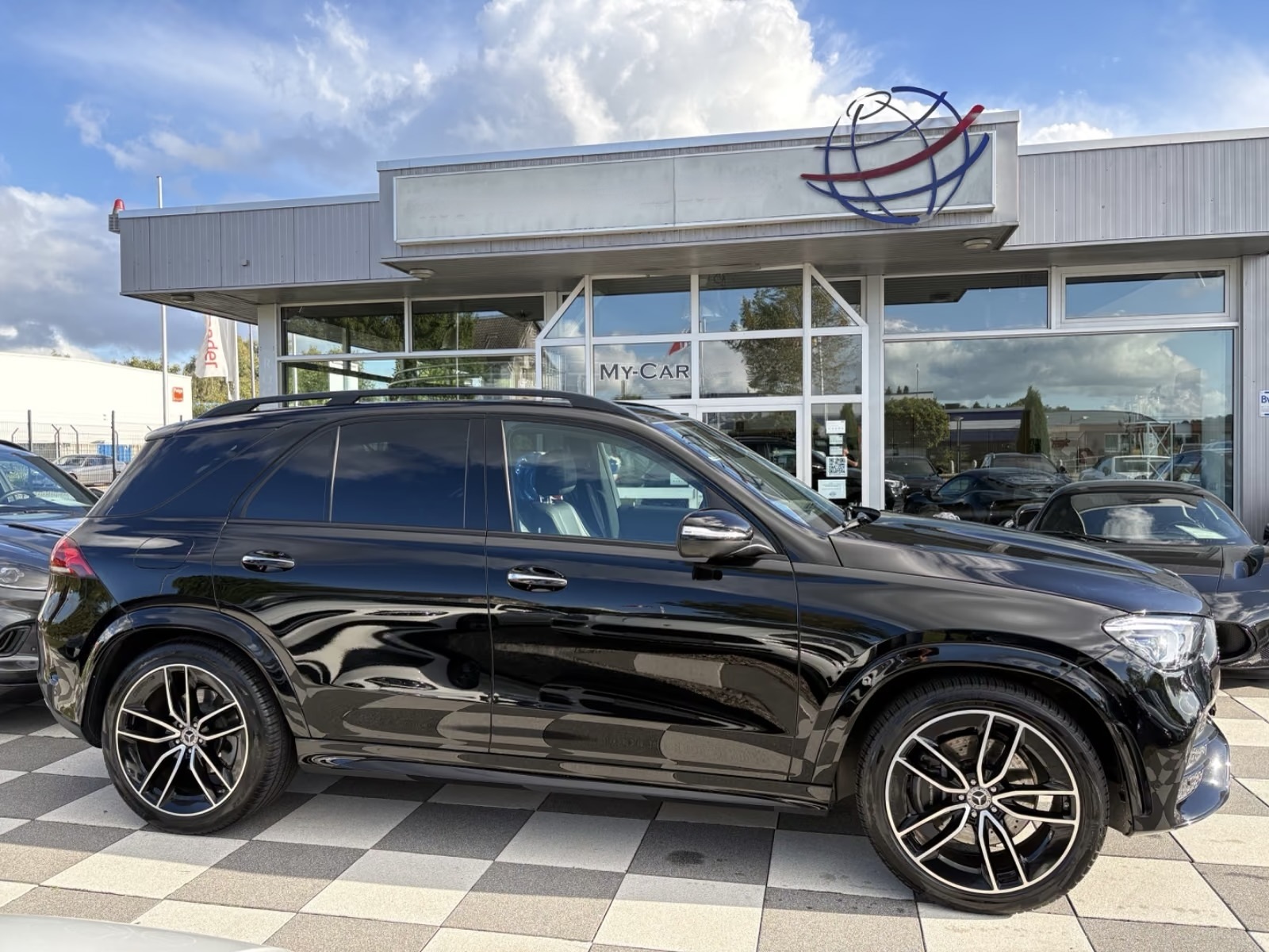 Mercedes-Benz GLE 300d +AMG Line – fotka 8