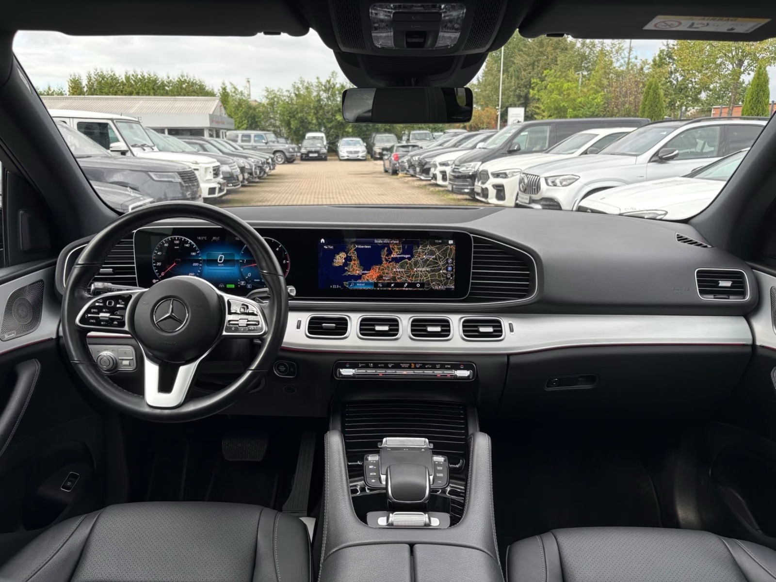 Mercedes-Benz GLE 300d +AMG Line – fotka 9