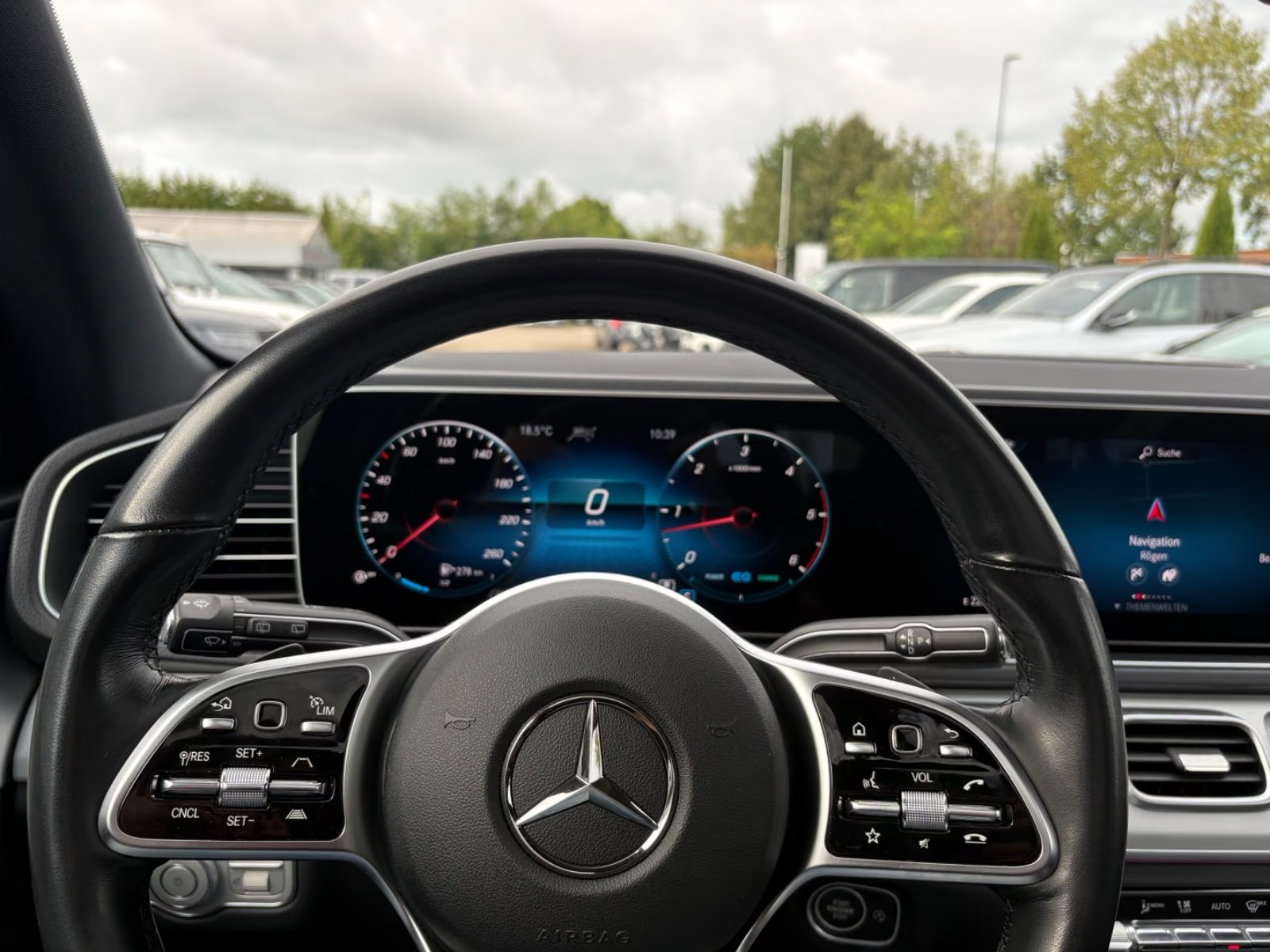 Mercedes-Benz GLE 300d +AMG Line – fotka 10